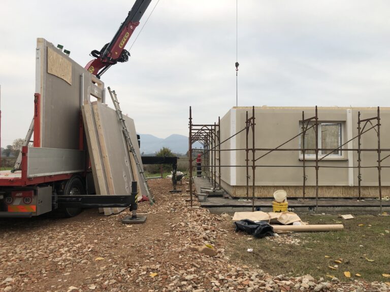 Il cantiere - montaggio pareti prefabbricate